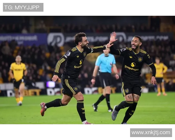 世界杯历史冷门里昂大胜曼联引爆全场激情瞬间